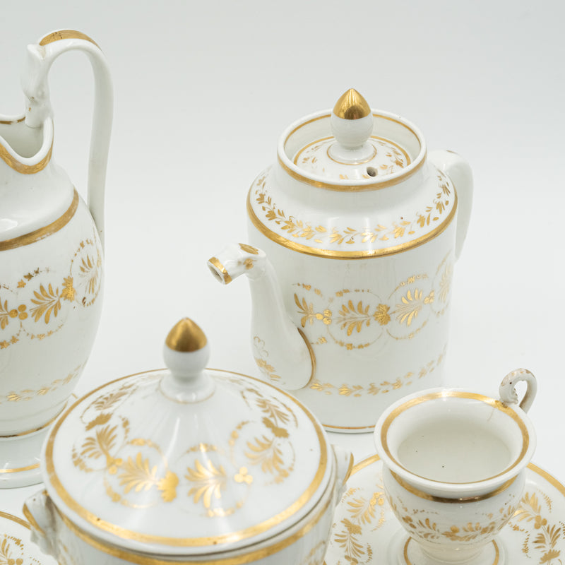 Juego de té y café de porcelana europea de estilo neogriego de la década de 1830