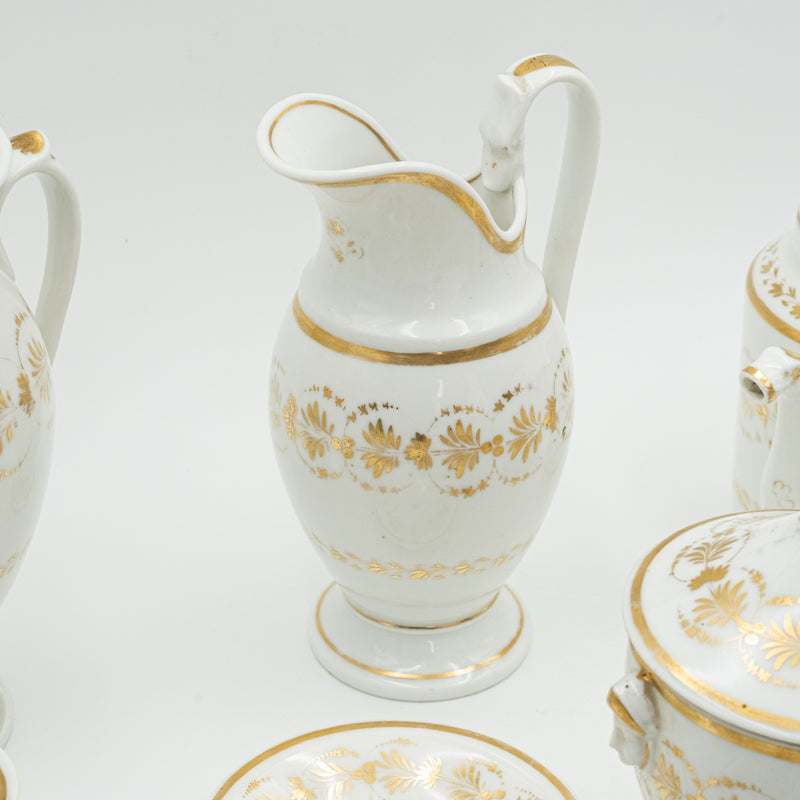 Juego de té y café de porcelana europea de estilo neogriego de la década de 1830
