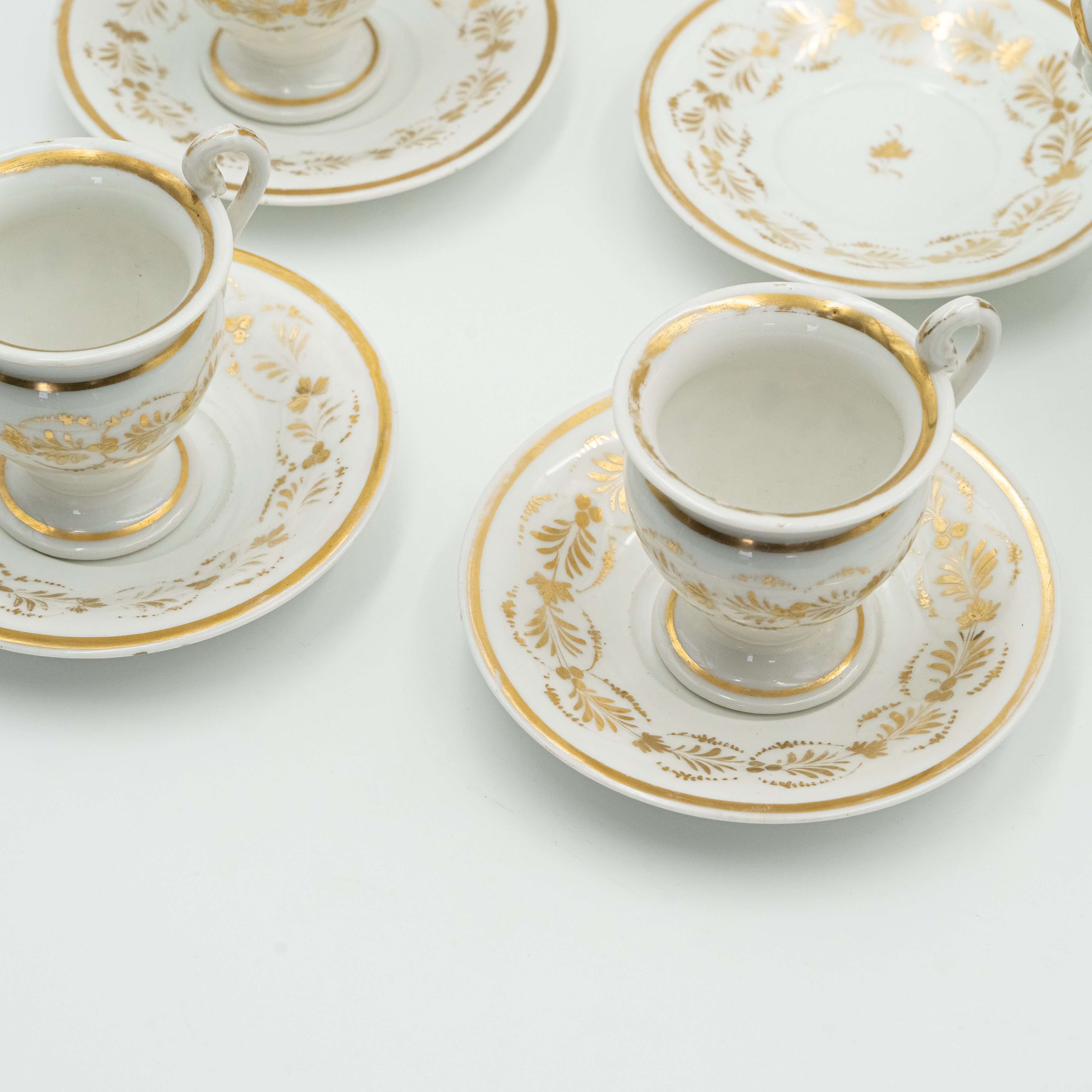 Juego de té y café de porcelana europea de estilo neogriego de la década de 1830