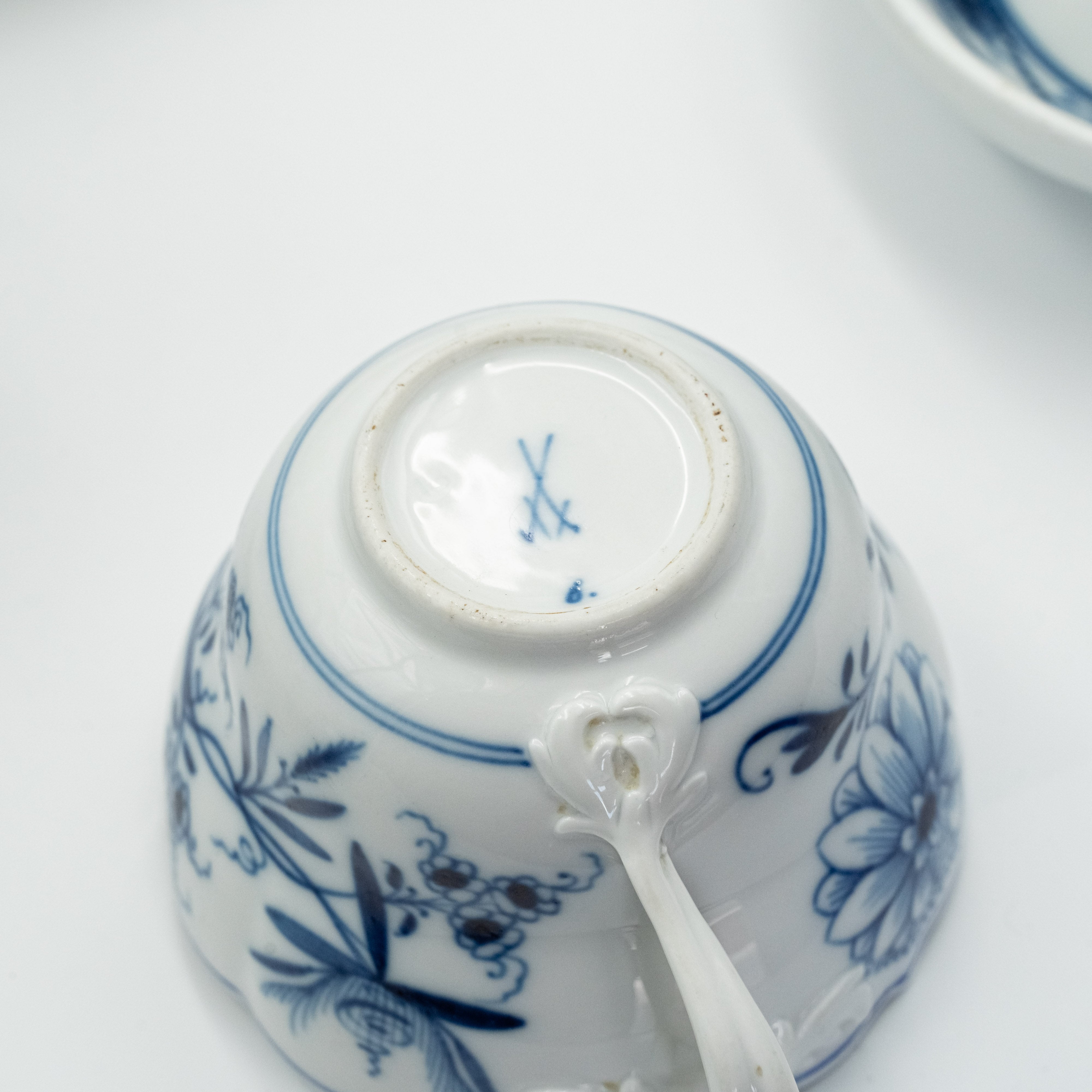 Magnificent 19th century Meissen "Onion" pattern porcelain tea and coffee service