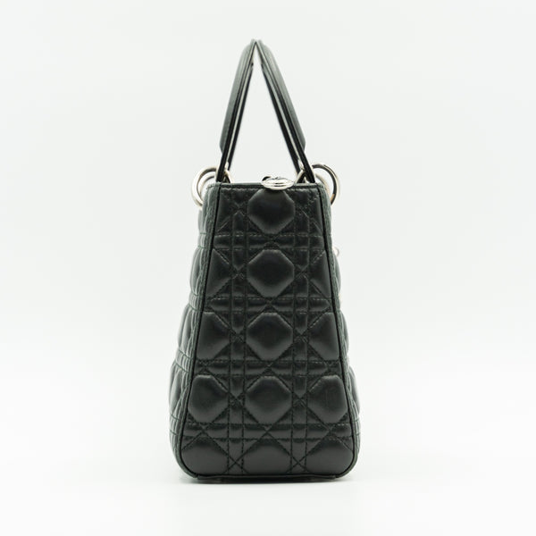 Lady Dior 中圖騰黑色小羊皮手提包