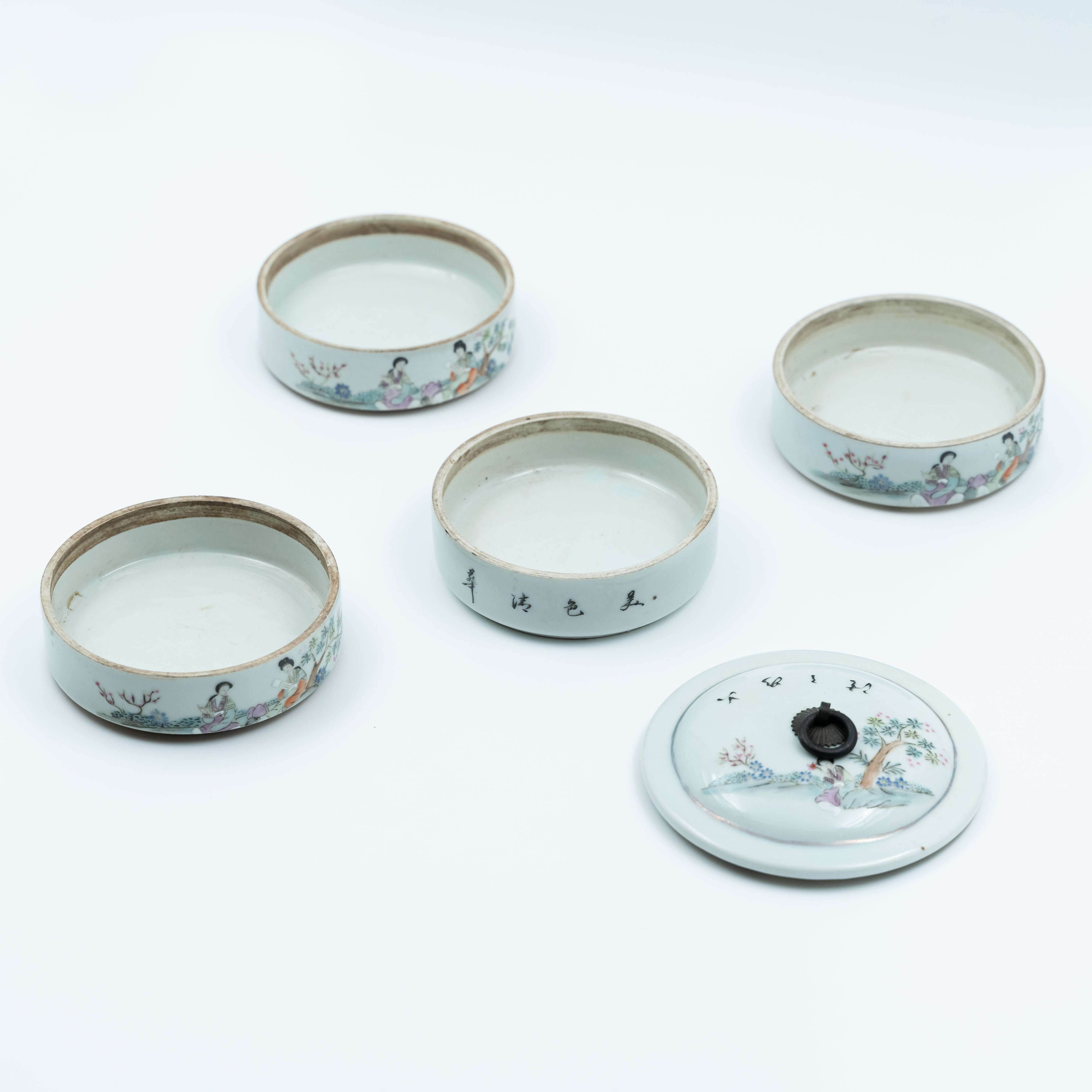 Bandeja de porcelana china de principios del siglo XX pintada a mano por Tang Zizhen