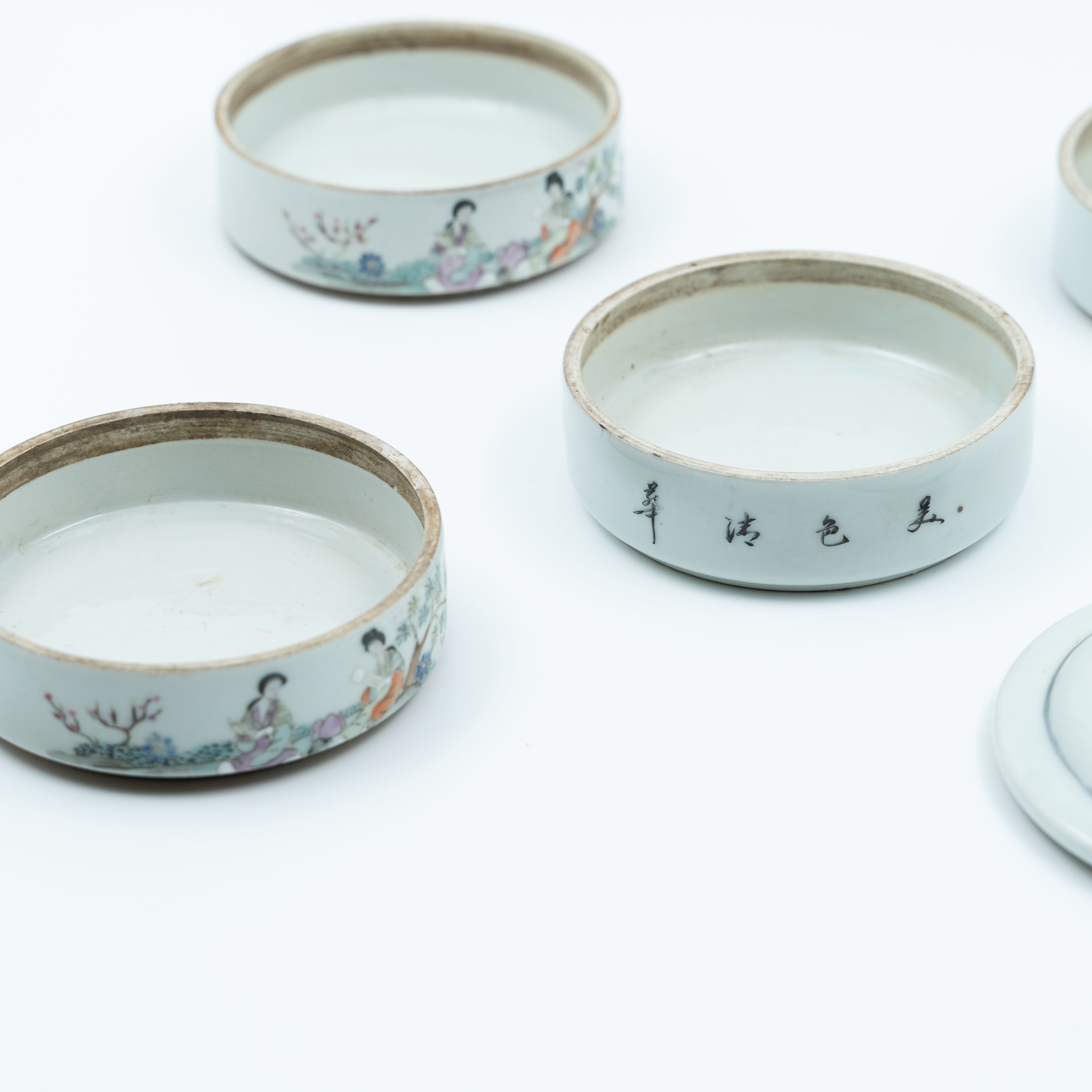 Bandeja de porcelana china de principios del siglo XX pintada a mano por Tang Zizhen