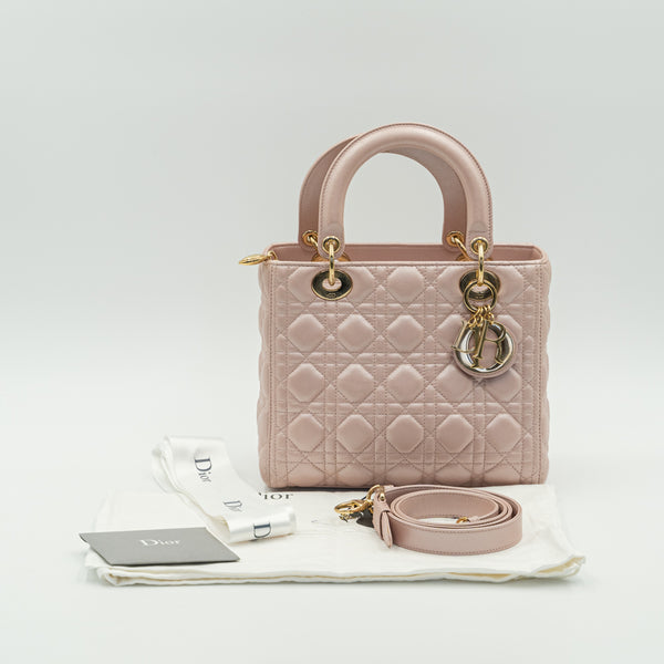 Bolso mediano Lady Dior Cannage de piel de cordero rosa empolvado