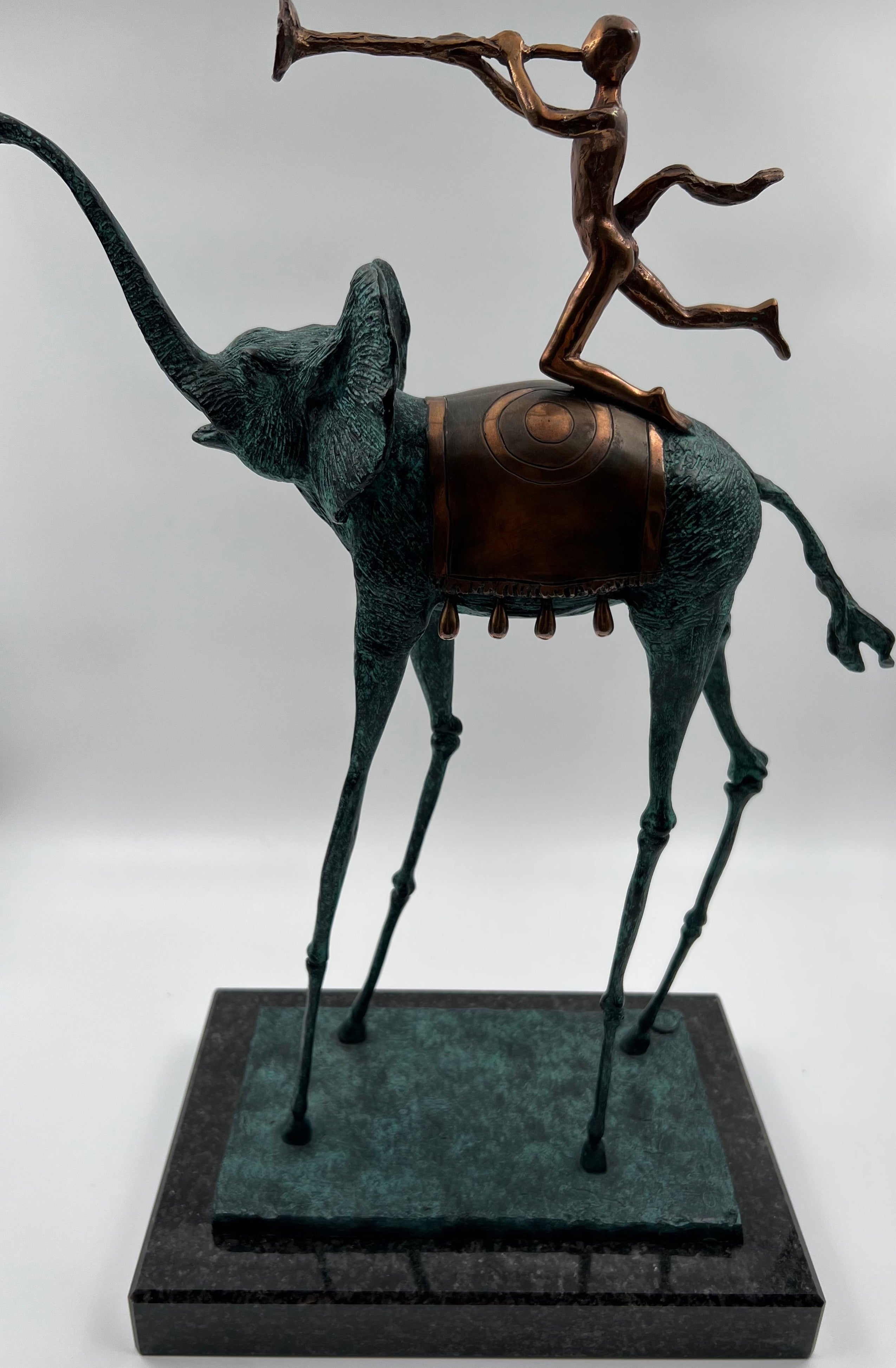 Escultura de Salvador Dalí de edición limitada "Elefante triunfante" 305 de una edición de 350 