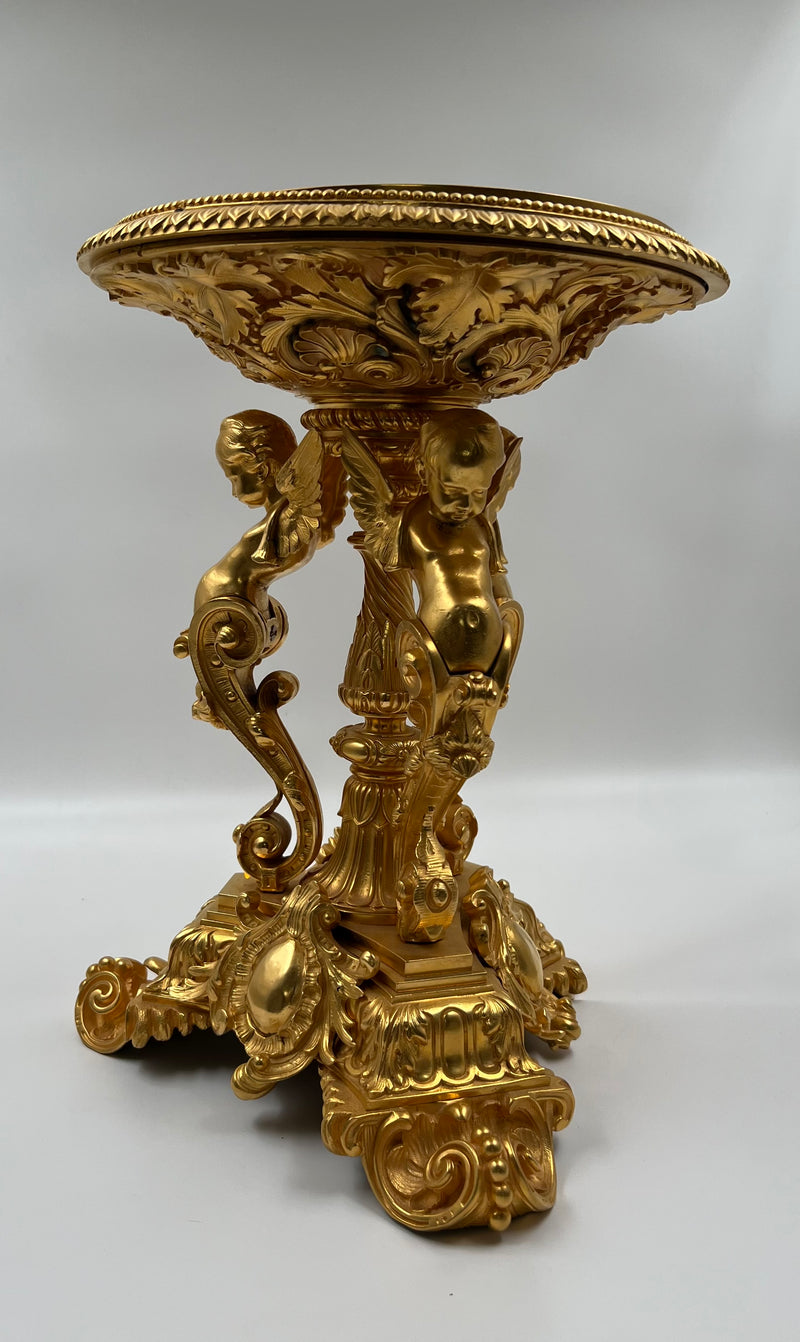 Macetero francés de bronce dorado del siglo XIX