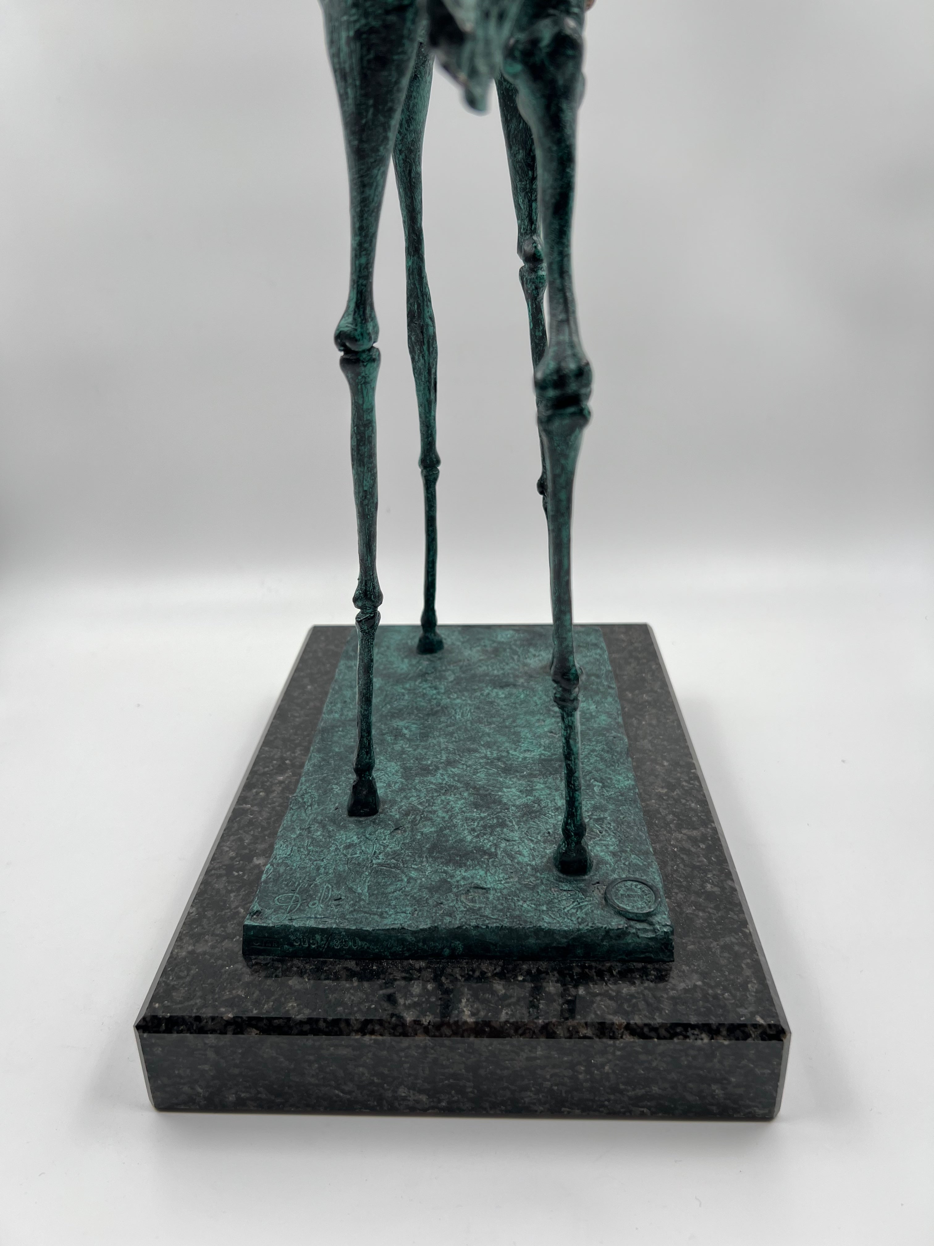 Escultura de Salvador Dalí de edición limitada "Elefante triunfante" 305 de una edición de 350 