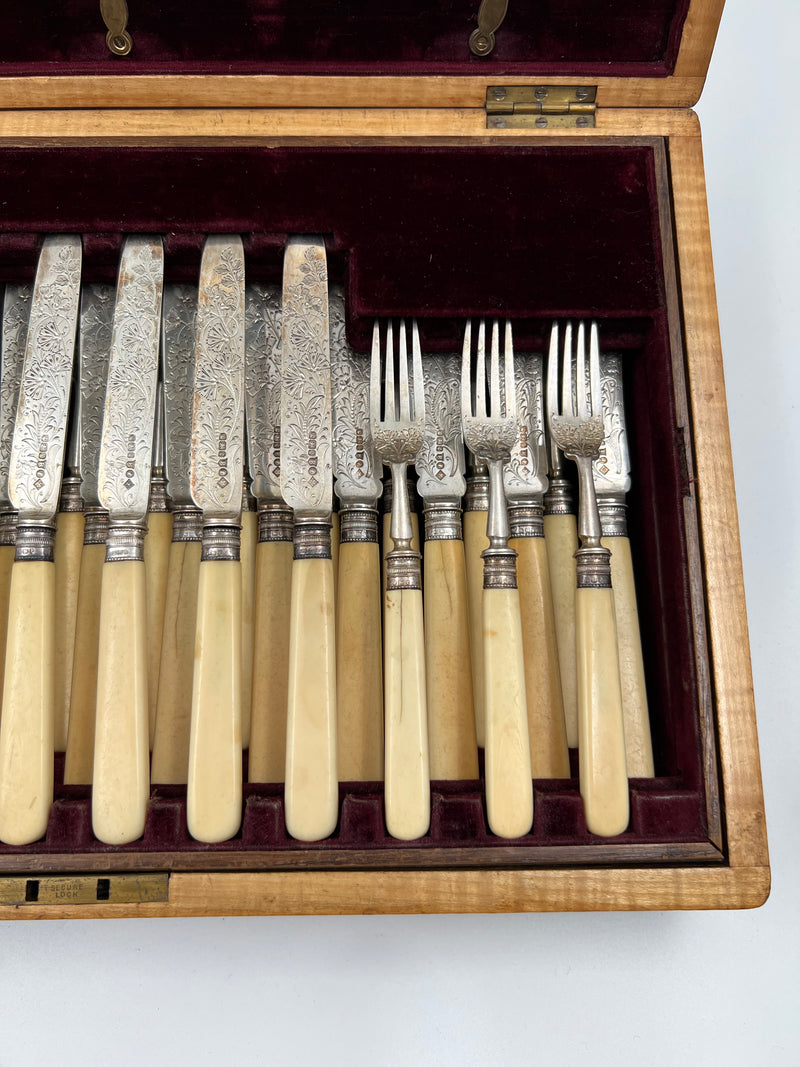 Antique Sheffields silverware tableware set in its original wooden box