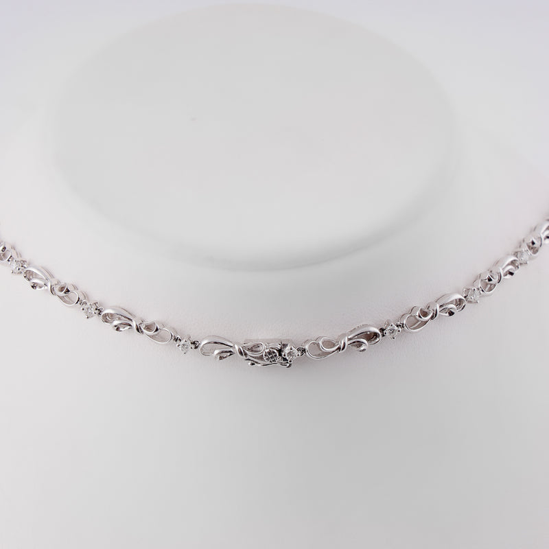 18K white gold necklace set with 8,10 CTW colourless diamonds