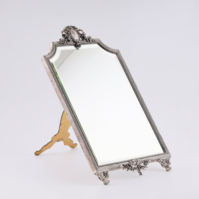 Exquisit 19th-century mirror in a silver frame
